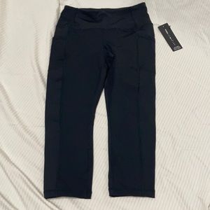 NWT Yogalicious Lux Black Capri Leggings